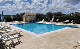 Dimore E Trulli Dell'Aia Antica